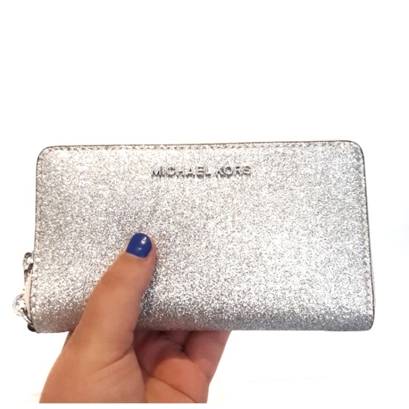 Michael Kors Handbags - Michael Kors Silver Glitter Giftable Wristlet